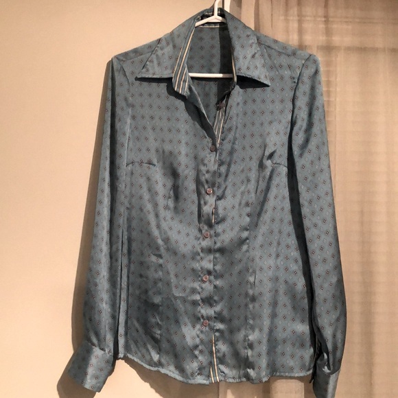 Sky Blue Satin Shirt. - Picture 2 of 3